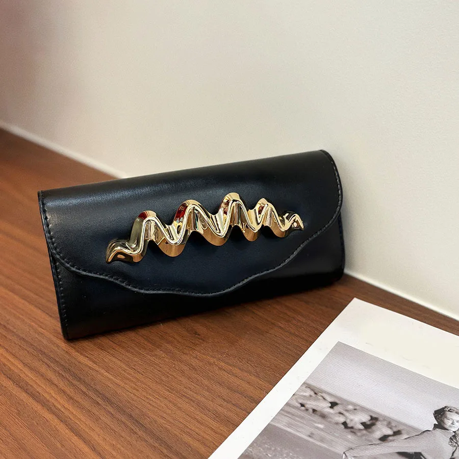 Fashion Light Luxury Temperament Dinner Bag Leather Texture Hand Grab Bag Trend Foreign Style Chain Shoulder Messenger Bag