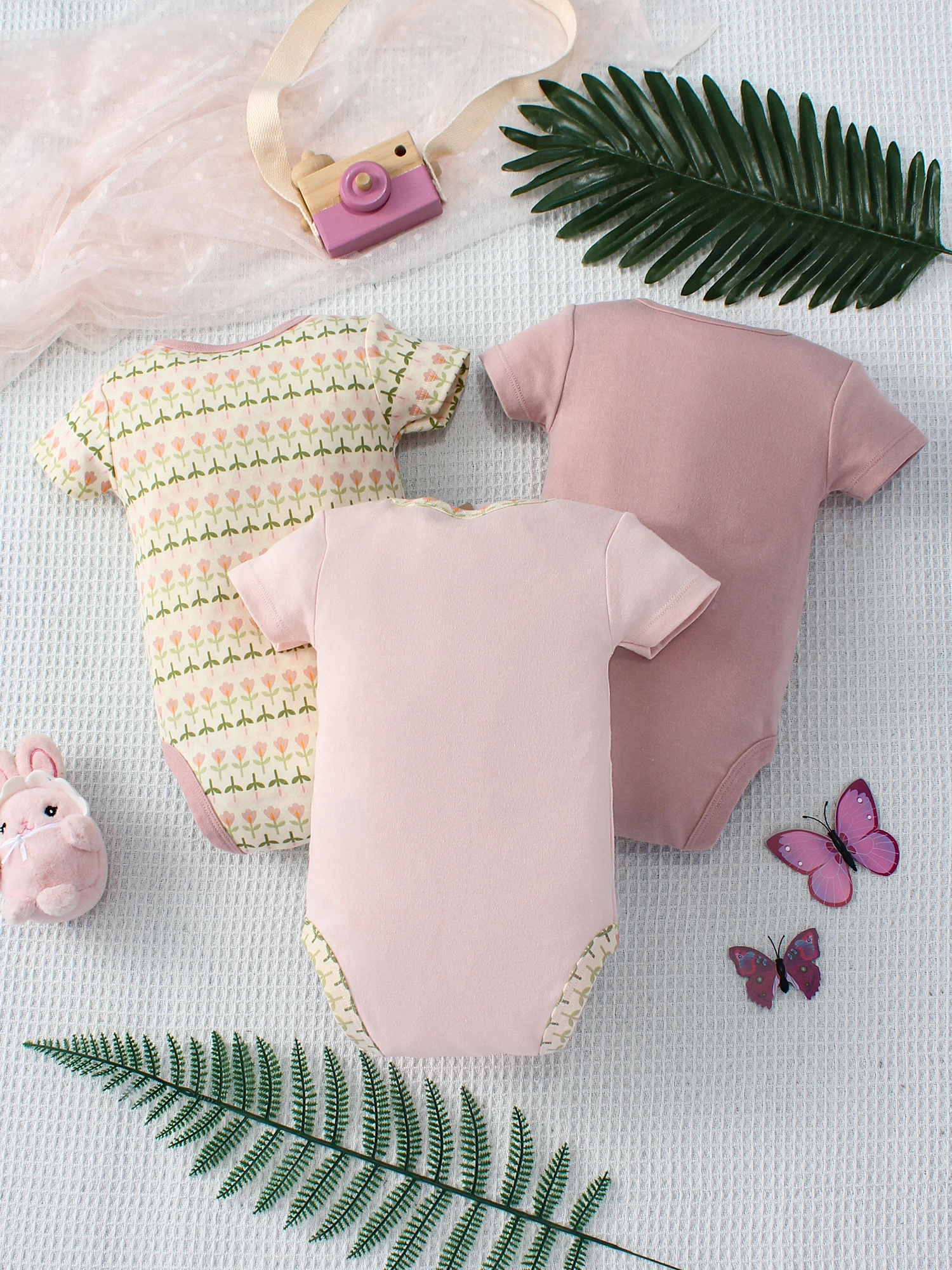 3PCS Summer Baby Bodysuit Set Letter Flower Embroidery Pattern Paired Solid Color Bodysuit and Flower Printed Triangle Bodysuit