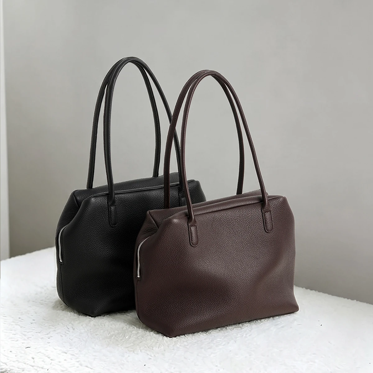 

2026 New Full-Grain Leather Shoulder & Underarm Bag, Large Capacity Soft Leather Commuter Bag, Genuine Leather Bowling Tote Bag