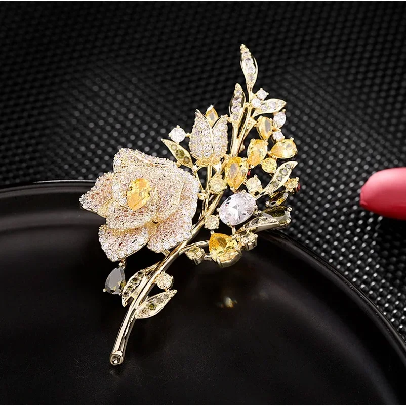 Fashion Rose Inlaid Colorful Rhinestones Zircon Temperament Flower Brooch Lady Suit Jacket Shirt Pin Jewelry Banquet Dress Gift