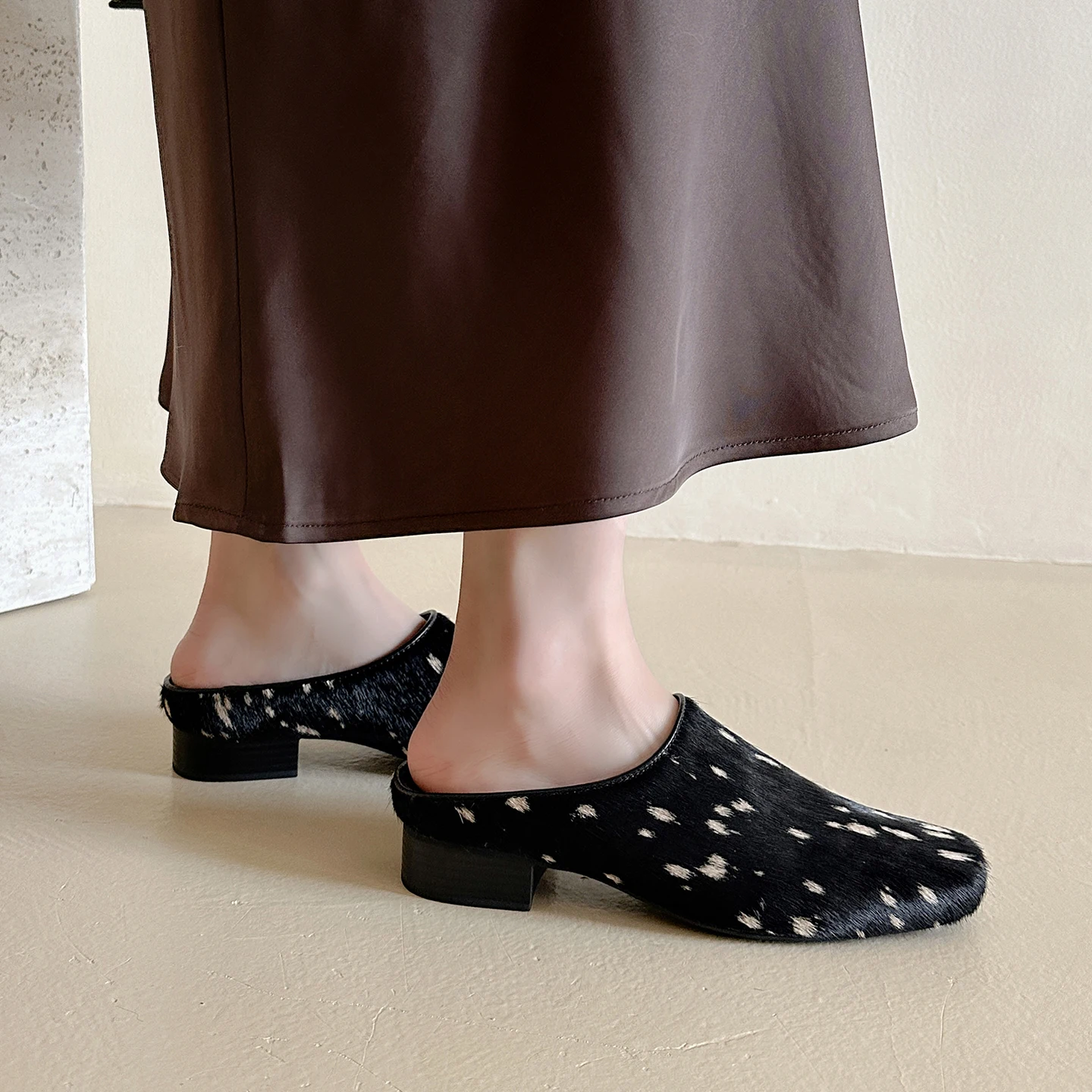 

Genuine Leather Horsehair Women Mules,Low Block Heels Women Shoes, Slip-on Fashion Slippers