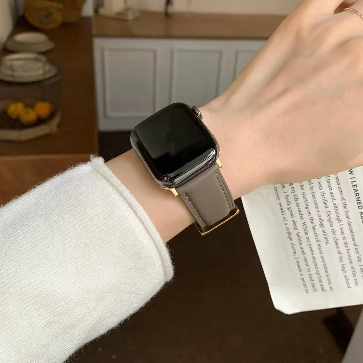 Leather loop Correa For Apple Watch band women Series 10/9/8/7/6/5/4/3/2/1 SE 38mm 40mm 41mm 42mm 44mm 45mm 46mm 49mm Strap