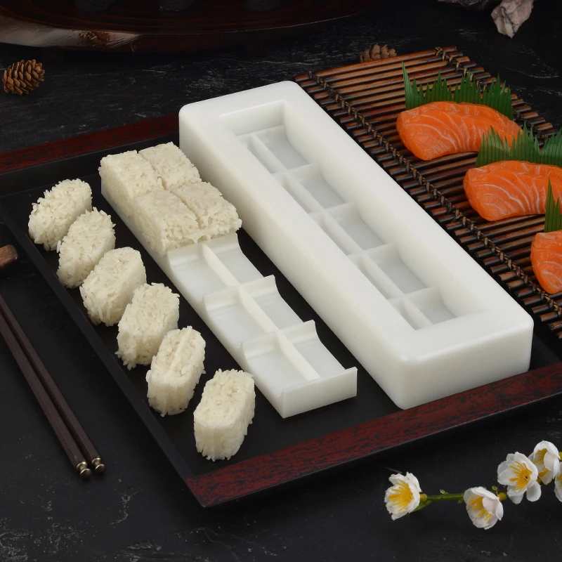 

Japanese-made sushi tool mold 10 pieces warship hand-held sushi rice ball sticky rice mold artifact commercial