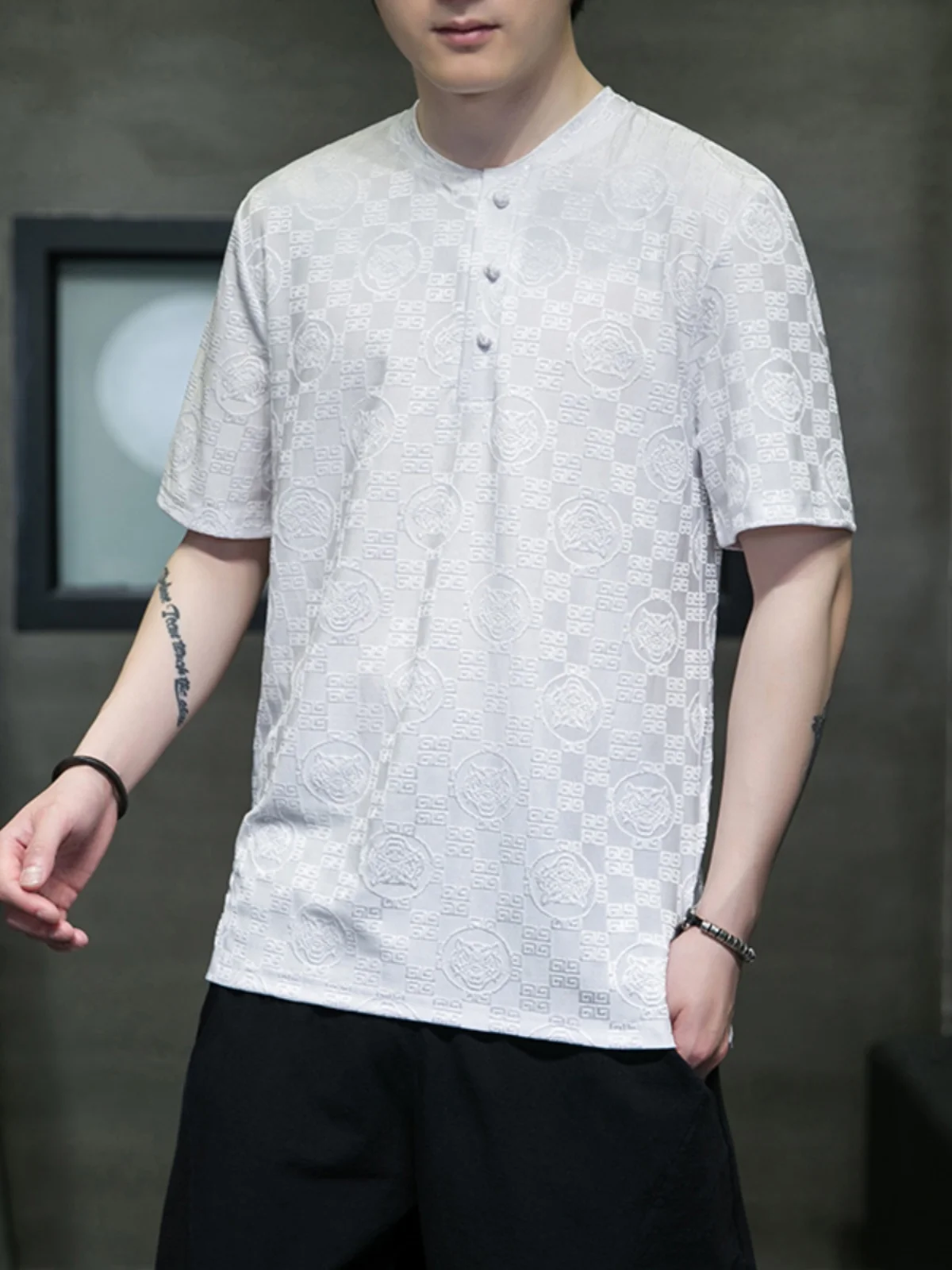 

Ice Silk ort Sve T-irt Men's Summer Thin Sle Floral Embroidery Retro Chinese Button f Sve Body T-irt