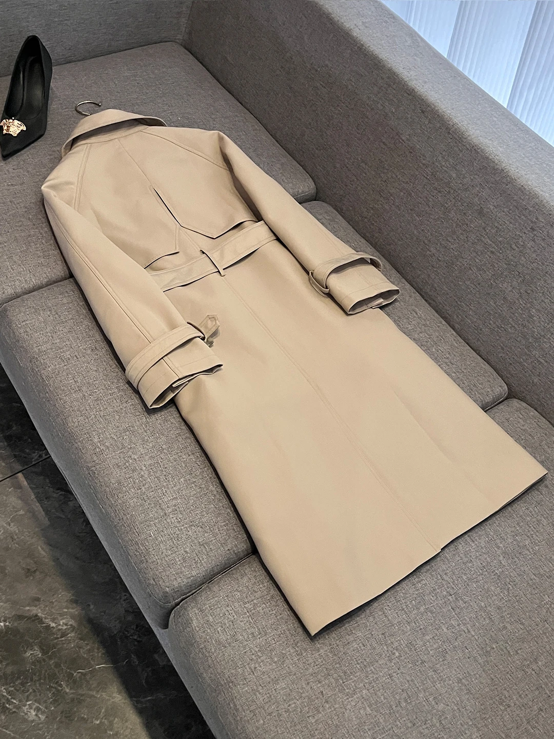 Cappotto Sle casual di media lunghezza da donna di colore kaki Briti Sle Cappotto snellente con design snellente Nuovo arrivo EX732