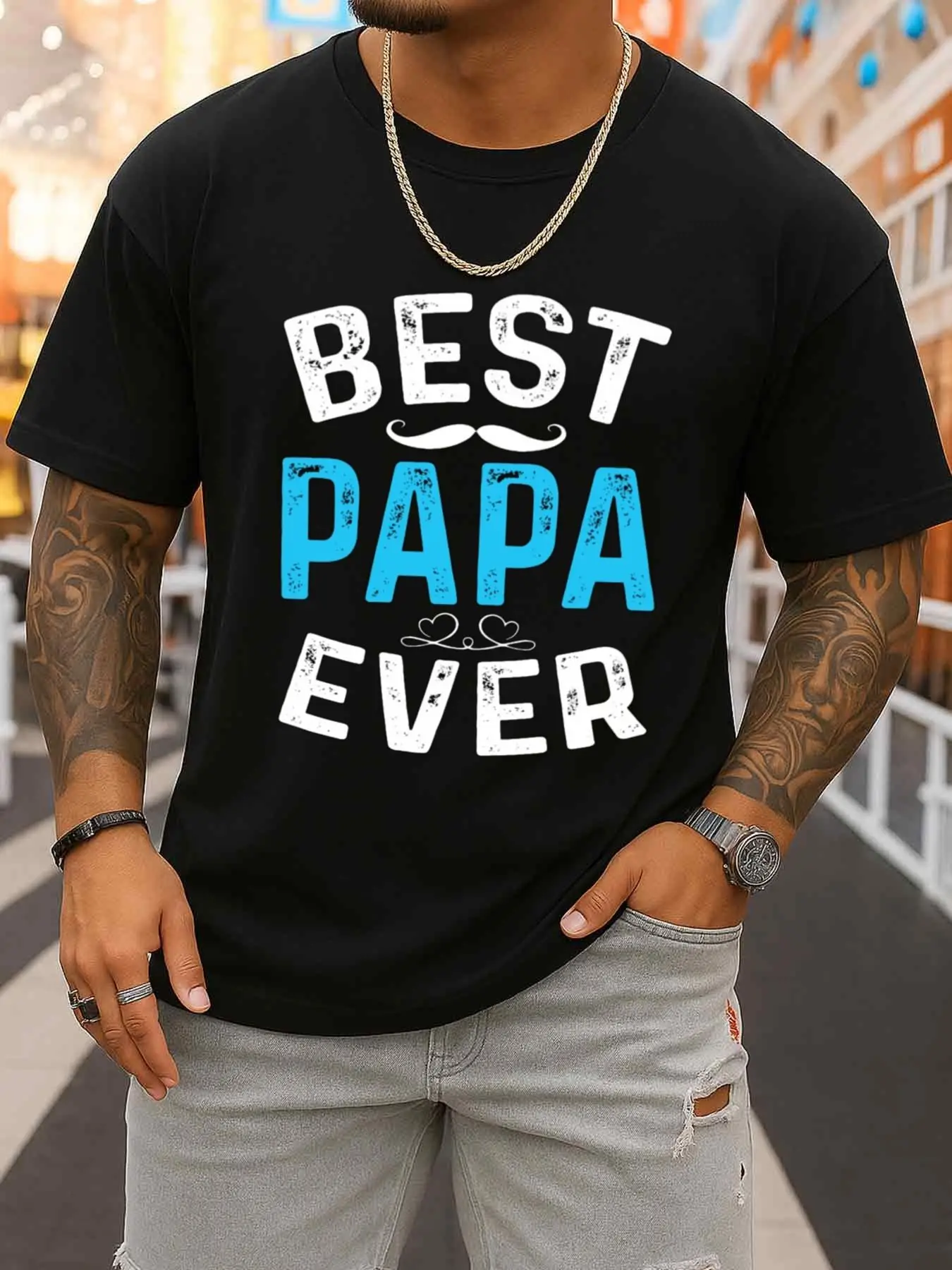 Men's Black Short-Sleeve T-Shirt Featuring 'Best Papa Ever' Design, Perfect for Spring And Autumn. This Trendy Printed Tee Offers a Regular Fit And Everyday Comfort