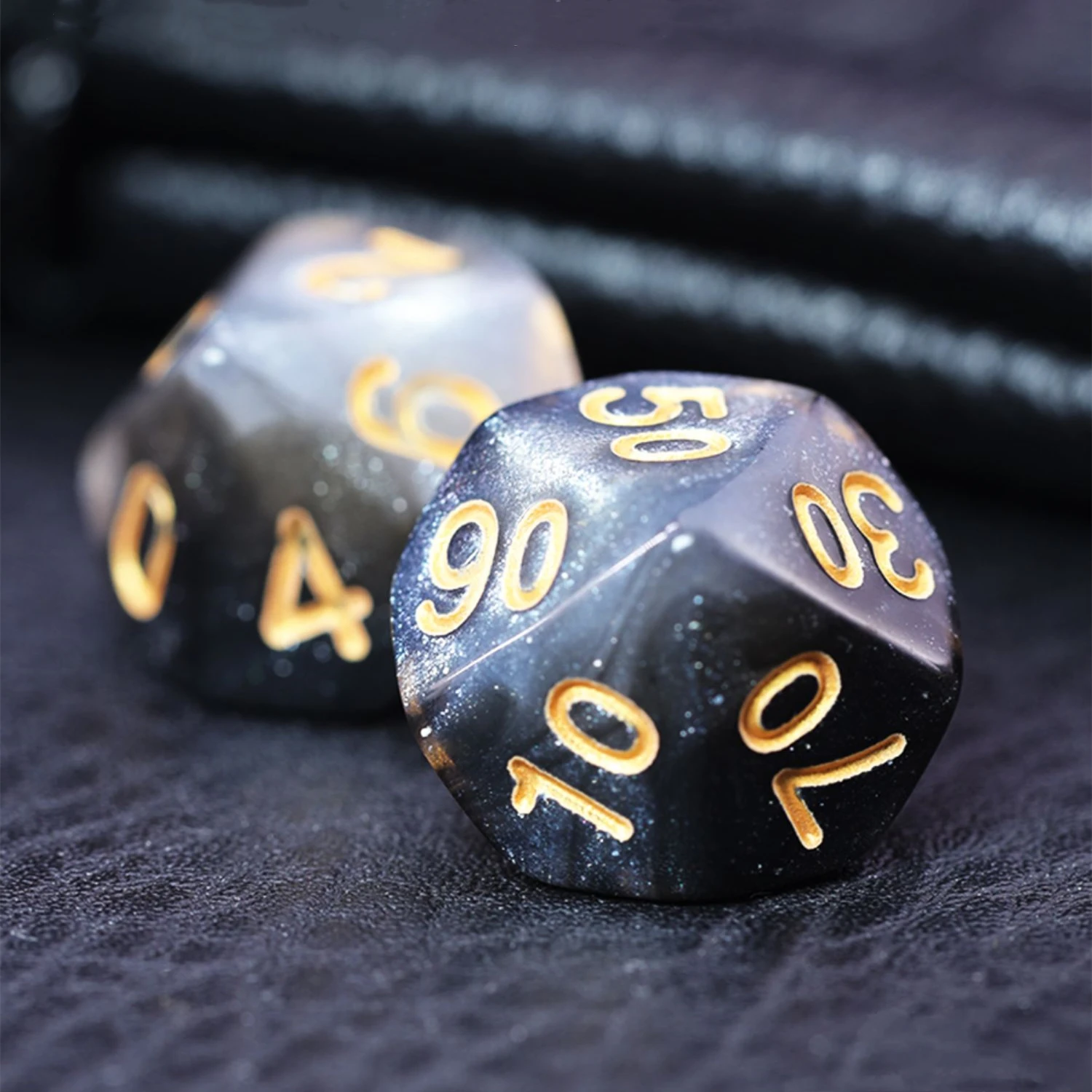 7Pcs/Set Black and White Dice D&D COC Dice D4 D6 D8 D10 D% D12 D20 Table Games DND RPG Dice Set