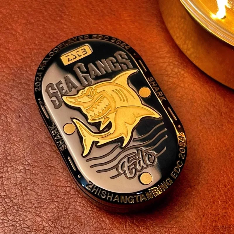 Shark 2.0 Rhythmic Push Tile Fidget Spinner - Jouet EDC en acier inoxydable pour un soulagement antistress et une expérience sensorielle tactile