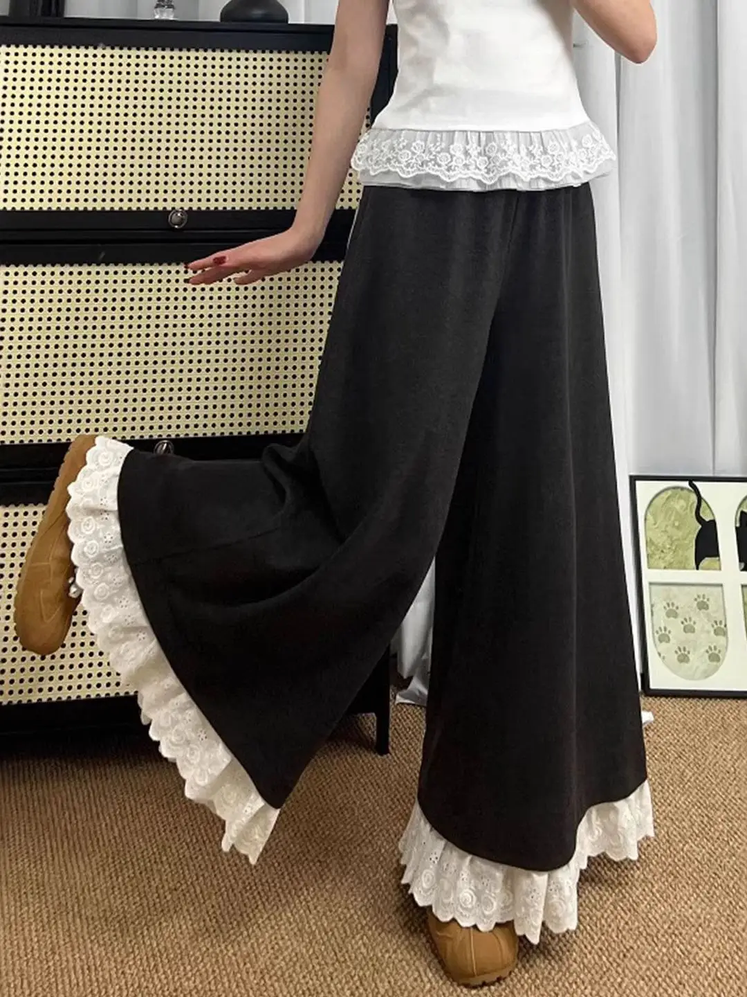 

Весна 2026: Новые женские свободные брюки с высокой талией и широкими штанинами, с кружевной отделкой, на эластичном поясе, универсальные, стройнящие, модные брюки