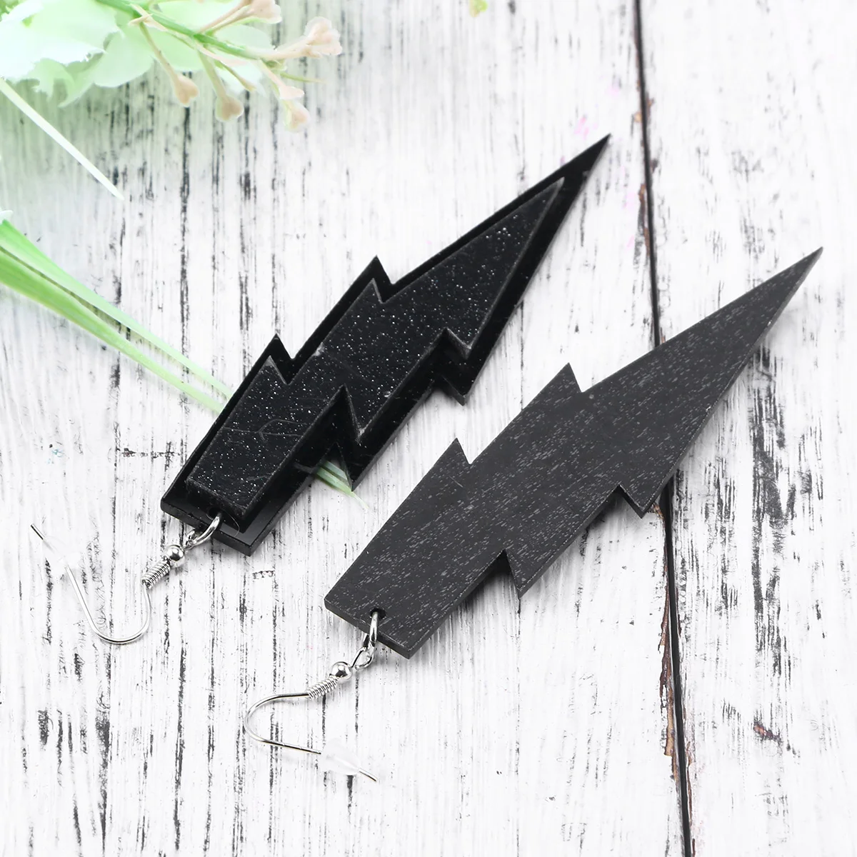 80S ชุดอุปกรณ์ปาร์ตี้ชุดลูกไม้สีดำที่คาดผมต่างหูนีออนถุงมือไร้นิ้วสำหรับฮาโลวีนดิสโก้คอสเพลย์ชุดย้อนยุค