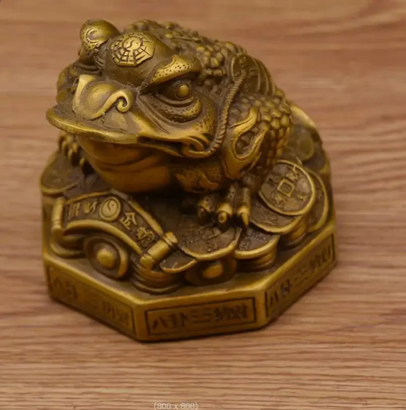 Wholesale of Brass Bagua Sitting Golden Toad Bronze Tripod Golden Toad Crafts