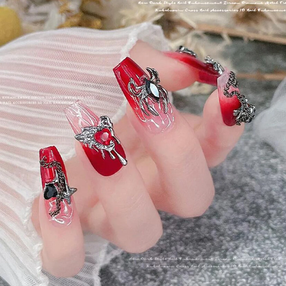 100 Stück Halloween Schwarz Stil Legierung Nagel Charms Y2k Punk Rote Edelsteine Spinne/Schlange/Schädel Nail Art Supplies Halloween Nagel Dekore