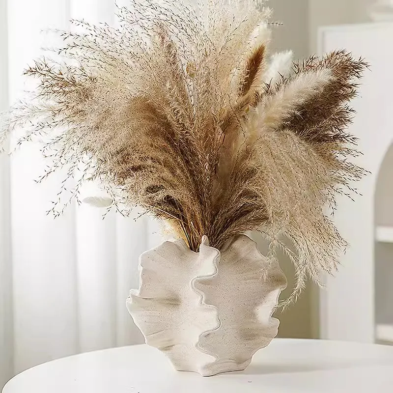 

Abstract Art Ceramic Black White Vase Irregular Folds Curve Petal Shape Flower Vase Flower Arrangement Accessories Home Decor