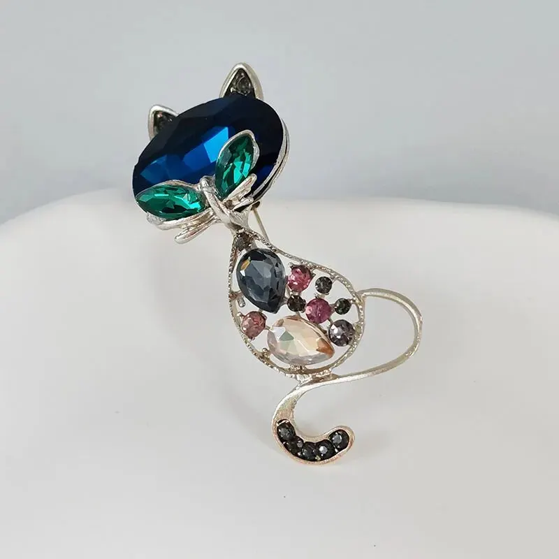 حجر الراين الكريستال القط قلادة بروش المرأة الذهب لون الحيوان دبوس الأزياء الملحقات طية صدر السترة دبابيس طوق أزرار حزب اللباس