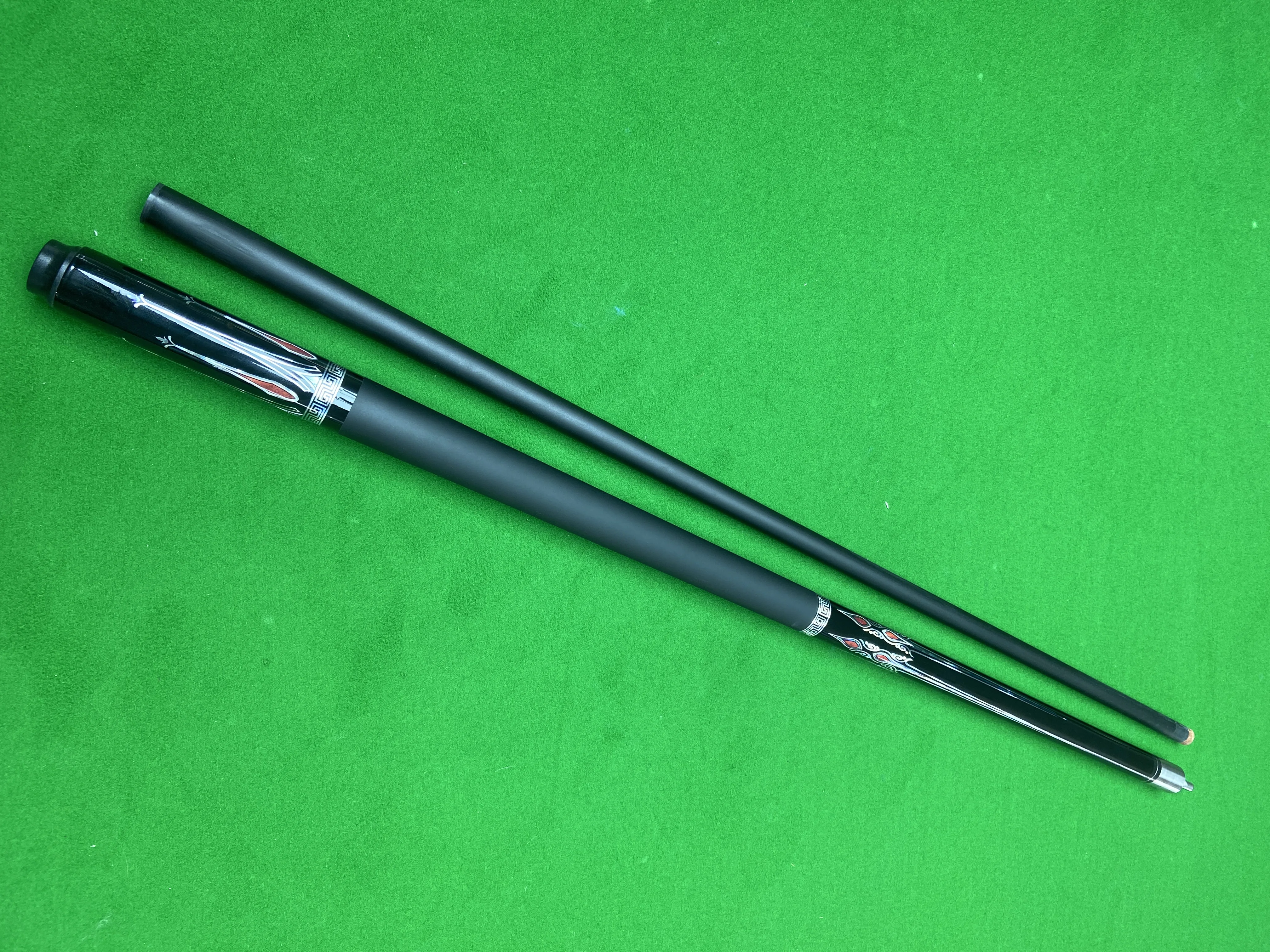 Professional 13mm Peacock Element Carbon Fiber Billiards Cue Stick for Nine Ball and Carom Billiards