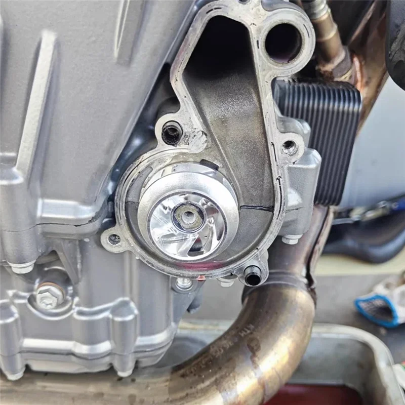 دراجة نارية مضخة مياه التوربينات سبليت ل 800MT 800NK سبائك الألومنيوم المكره