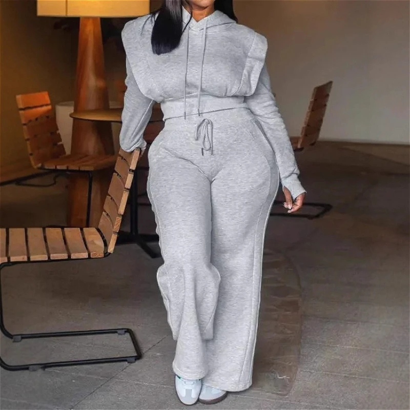 

Женский комплект из двух предметов: укороченный топ с капюшоном и длинными рукавами, широкие брюки с эластичным поясом на шнуровке, уличный стиль Y2K, 2026