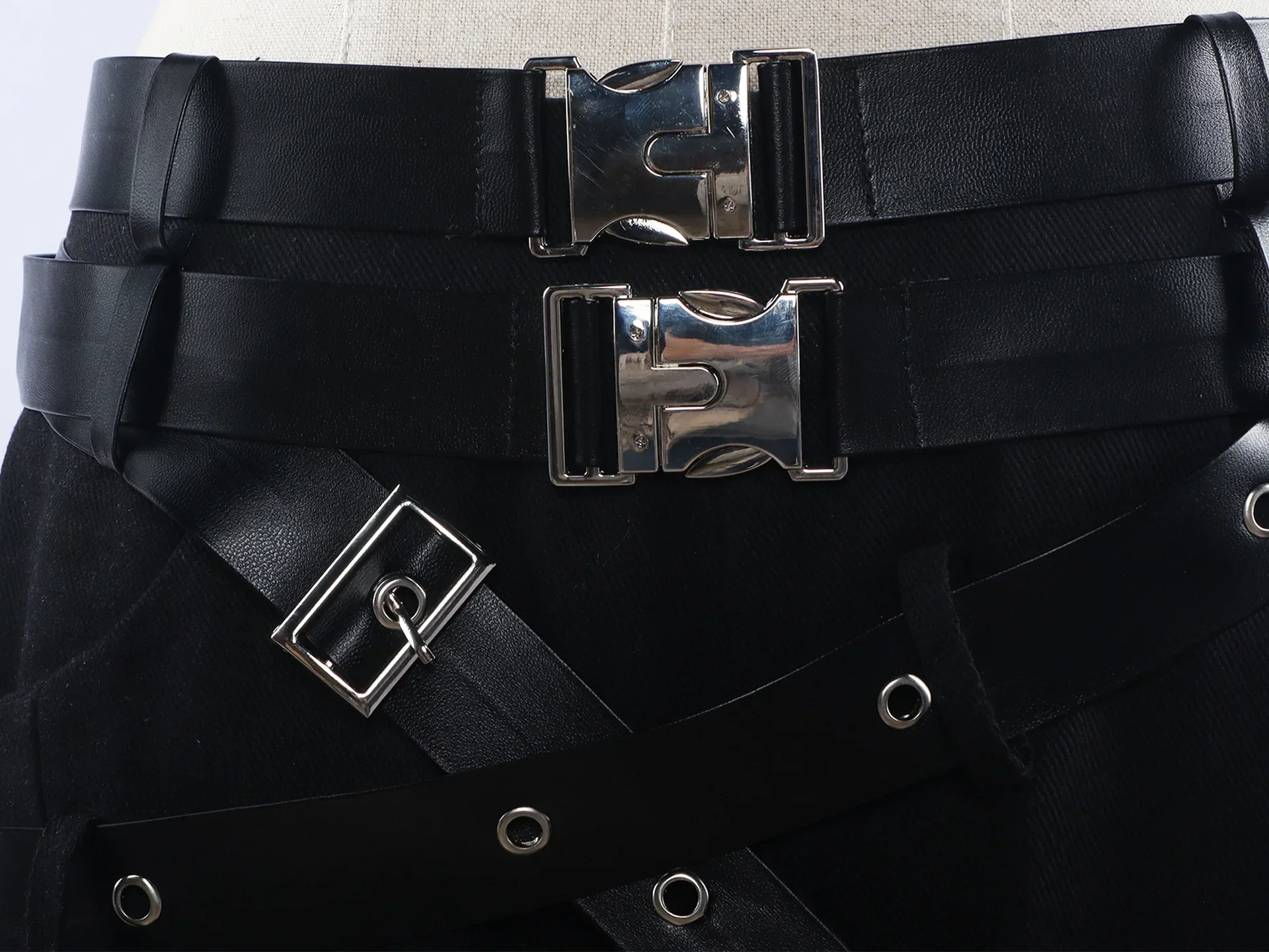 زين رافاييل كزفيا سوبشي البطلة تأثيري حلي الحب والمساحة العميقة بطل الرواية لاعب هنتر الهالوين