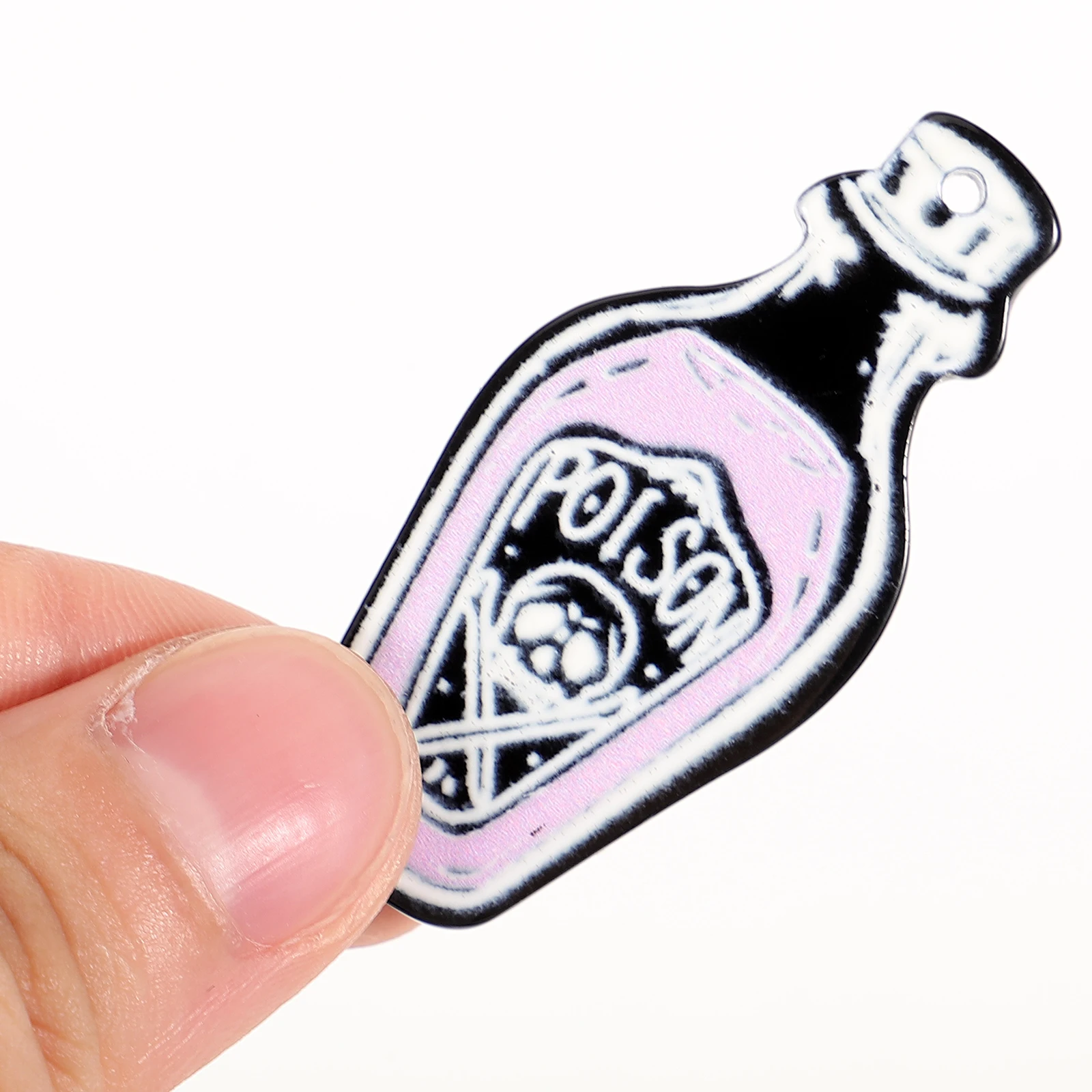 

30 Pcs Skull Claw Hanging Decoration Halloween Pendant Charms Themed Jewelry Accessories Pendants Bulk Acrylic Necklace