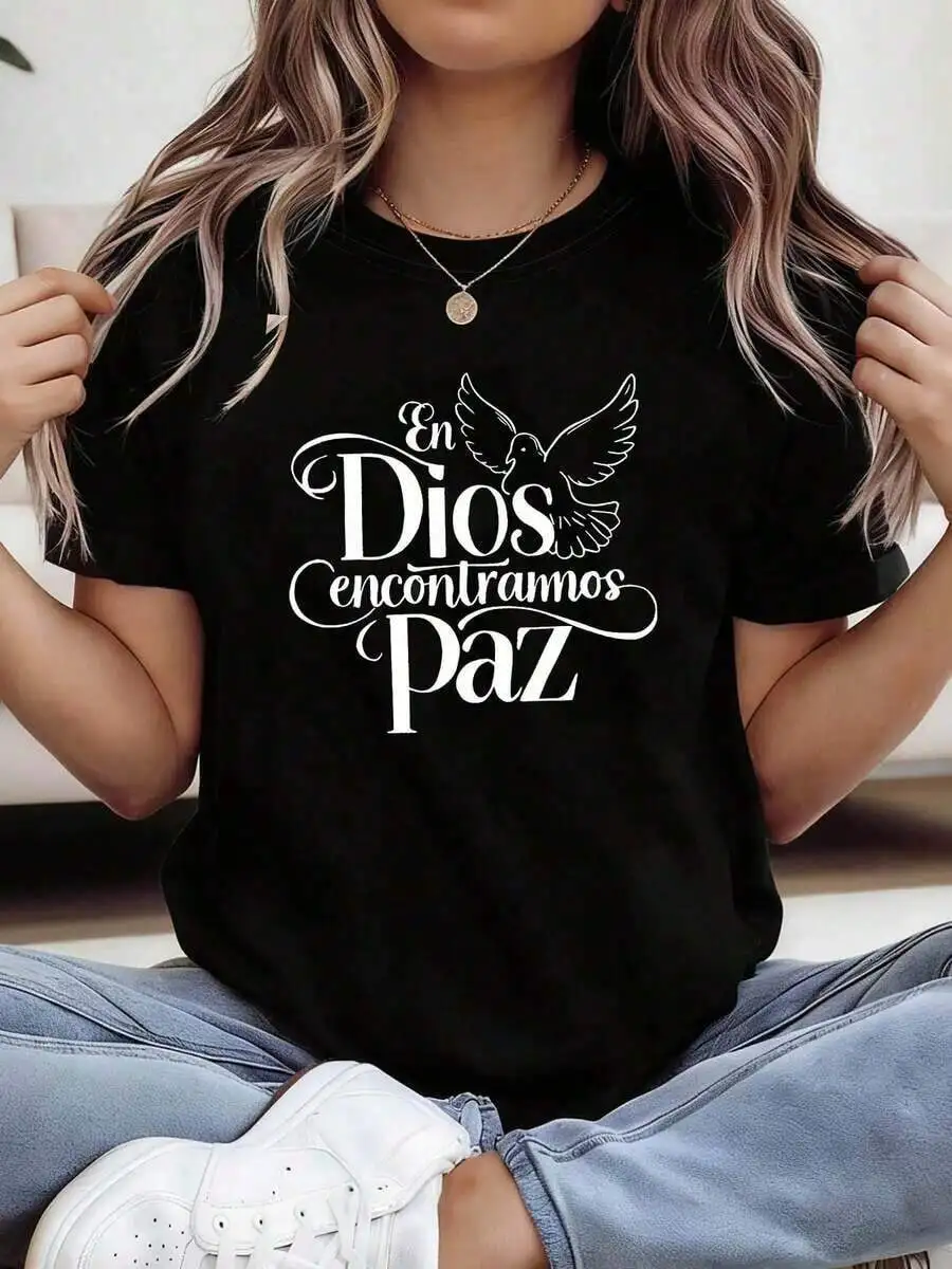Women's En Dios Encontramos Paz Spanish Phrase Graphic Print T‑Shirt Crew Neck Short Sleeve Casual Tee Top
