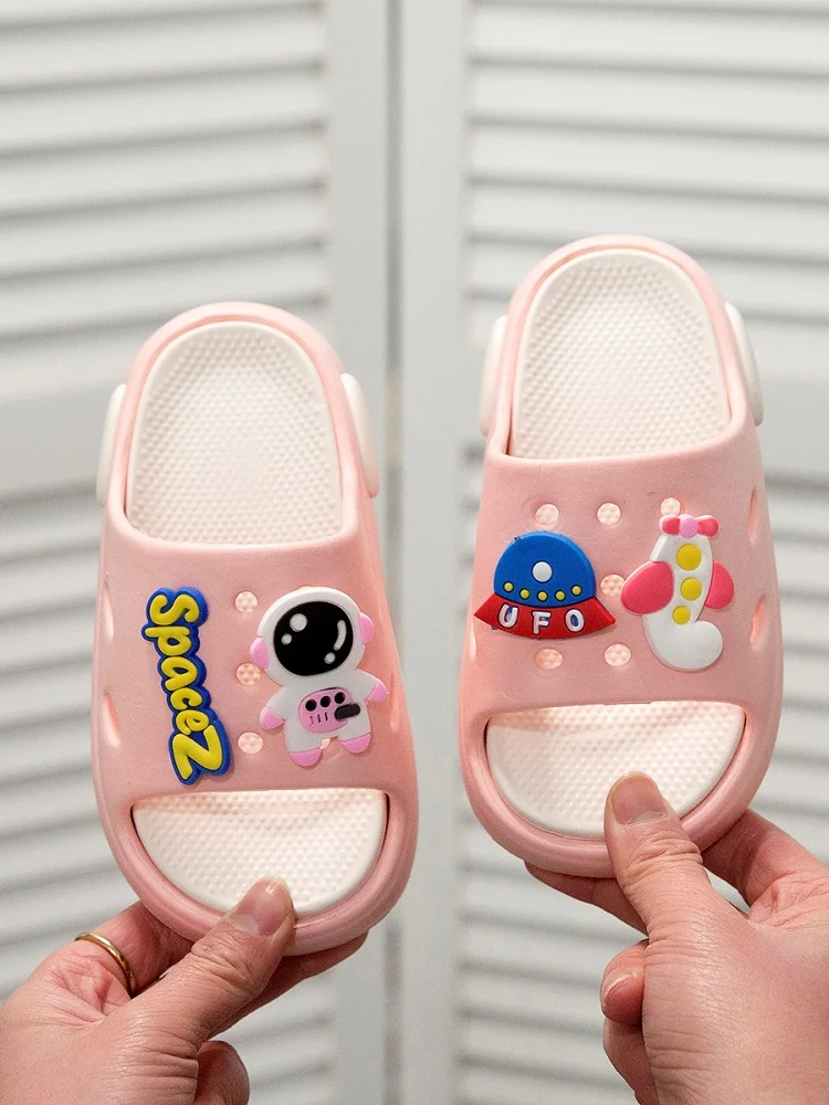 

Children's indoor and outdoor slippers non-slip summer 2025 new cartoon cute outdoor casual indoor home slippers