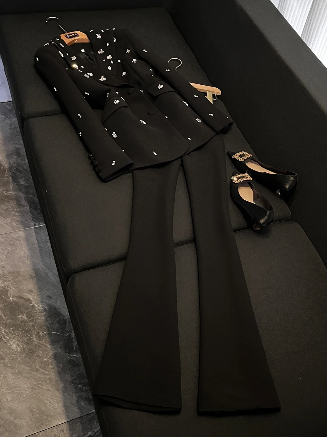 

Ele Slim Fit Faionable Heavy Embellied Алмазная вышивка Костюм Брюки Комплект из двух предметов AZ4226 Полиэстер Материал