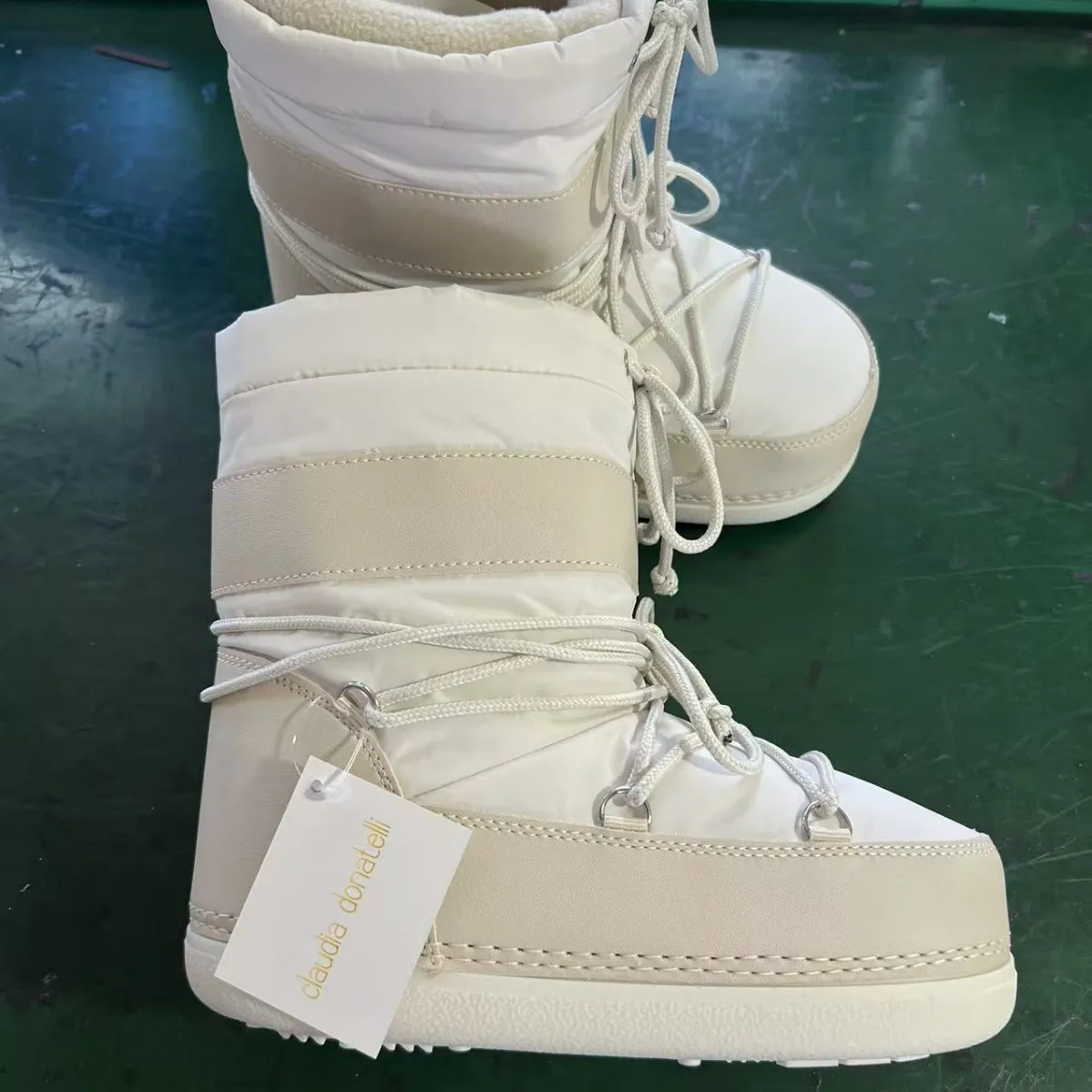 

Women's Removable Liner Waterproof and Non-slip Space 2025 New Short Tube Thickened Warm Snow Boots