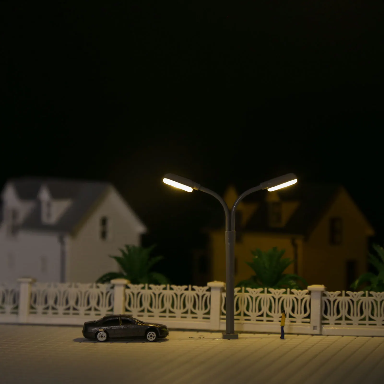 Evemodel 5pcs Model Trains Z Scale 1:220 Two-heads Lamp Street Light Warm White LEDs LD04ZWMGr