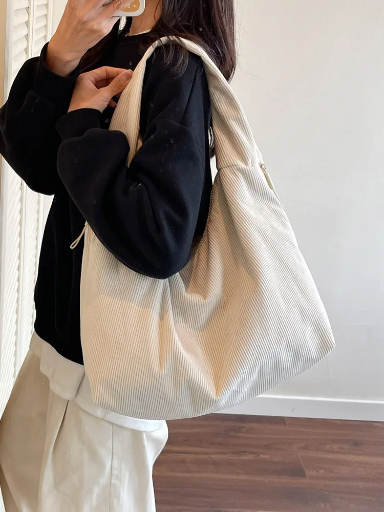 

Autumn New Retro Fashionable Large Capacity Bag 2025 Stylish Niche Design Women's Single Shoulder Tote Bags