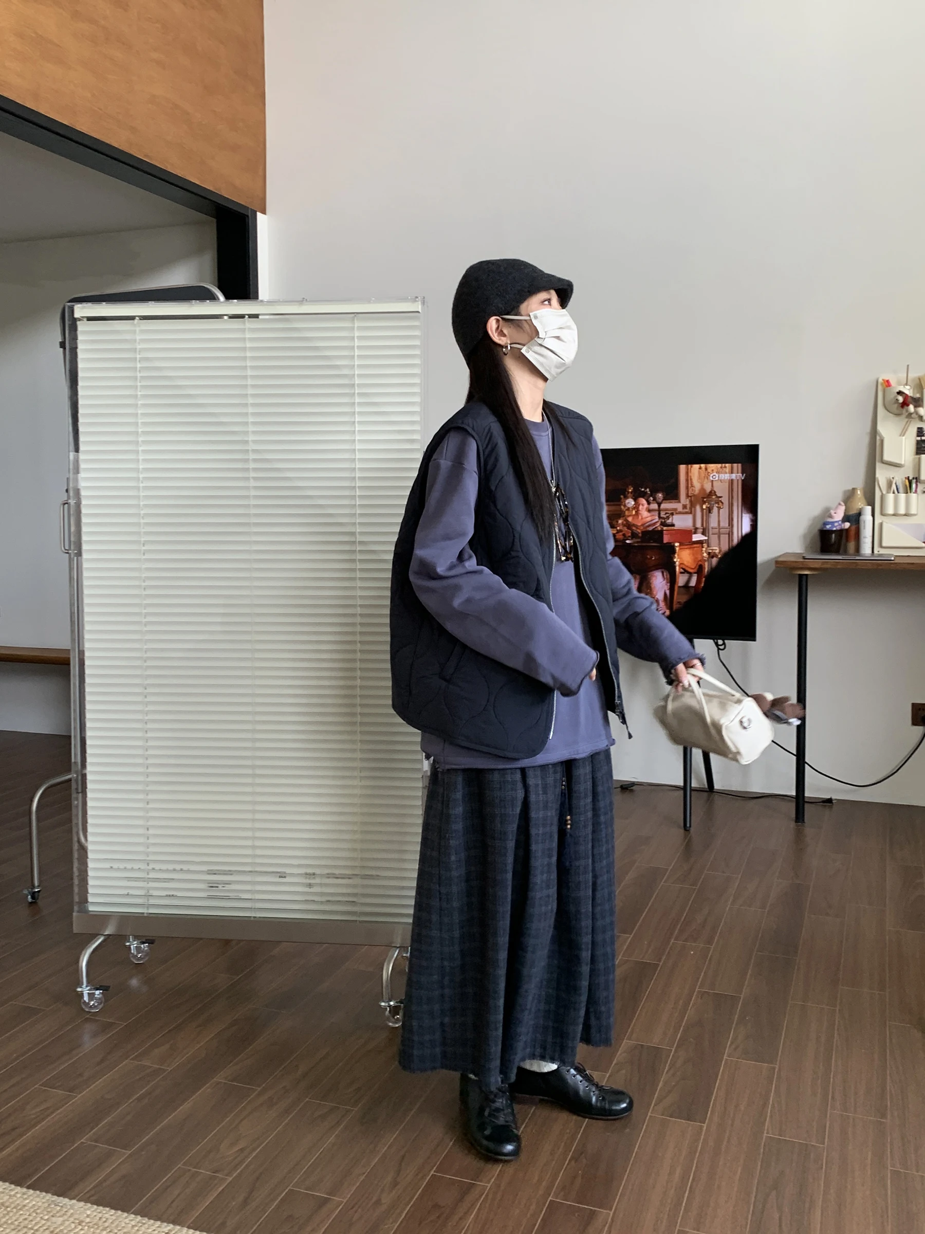 

Женская хлопковая жилетка NIZONDAYS, коллекция Зима 2025, стандартная длина, V-образный вырез, застежка-молния, пэчворк, для повседневной носки...