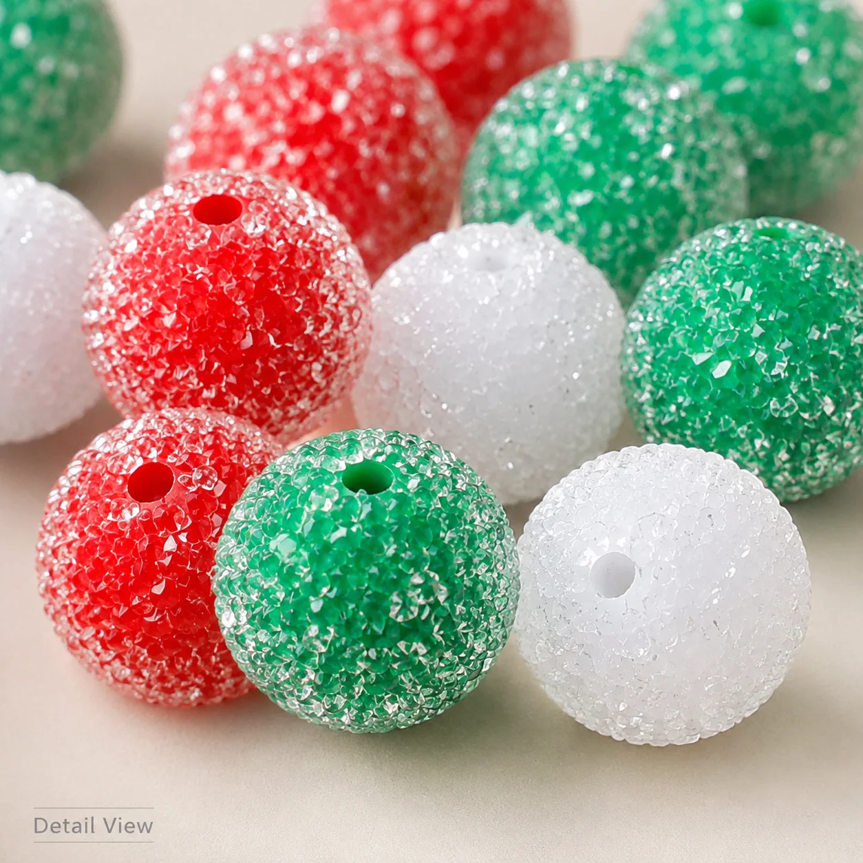 5 Stück 16mm Weihnachts-Acrylperlen mit glitzernder Zuckertextur, runde lose Abstandsperlen in Rot, Weiß, Grün, Beerenperlen für DIY-Bastelarbeiten – Detail 2