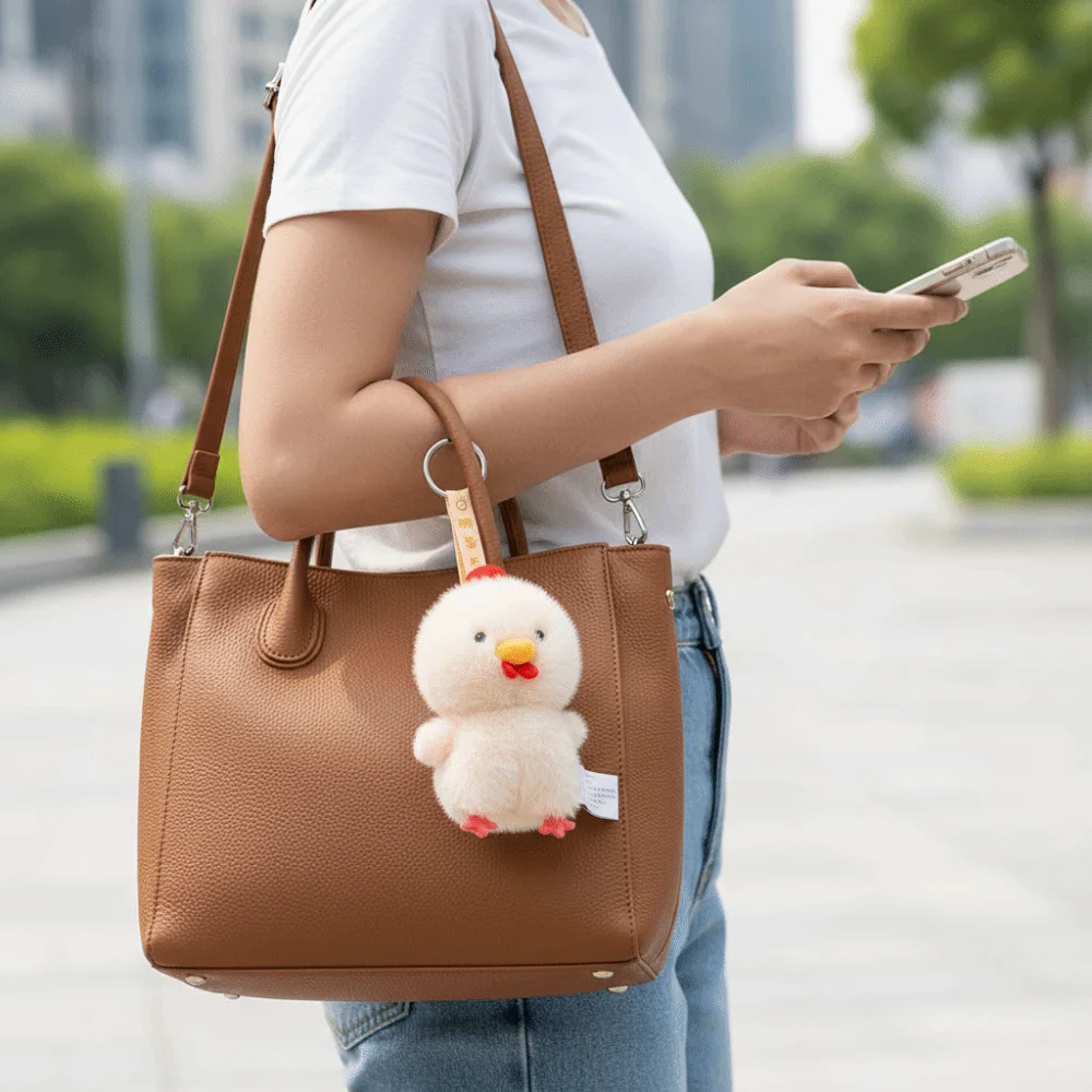 

The Unyielding Chicks Series Owl Keychain Adorable Mini Chickens Keychain Lightweight Mallard Macaw Pendant Car Key