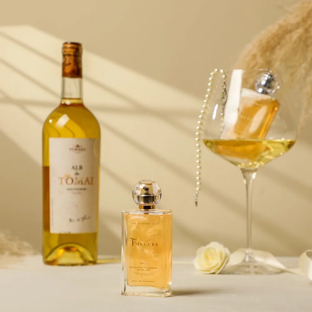 

Свежий и натуральный цветочно-фруктовый аромат; стойкий женский парфюм, 50 мл, высокое качество, элитные ароматы премиум-класса.