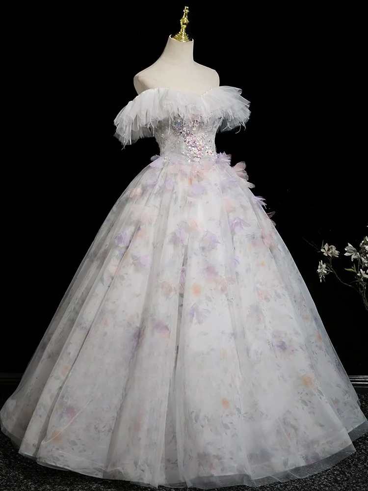Une robe de mariée éthérée et élégante à une épaule pour adultes