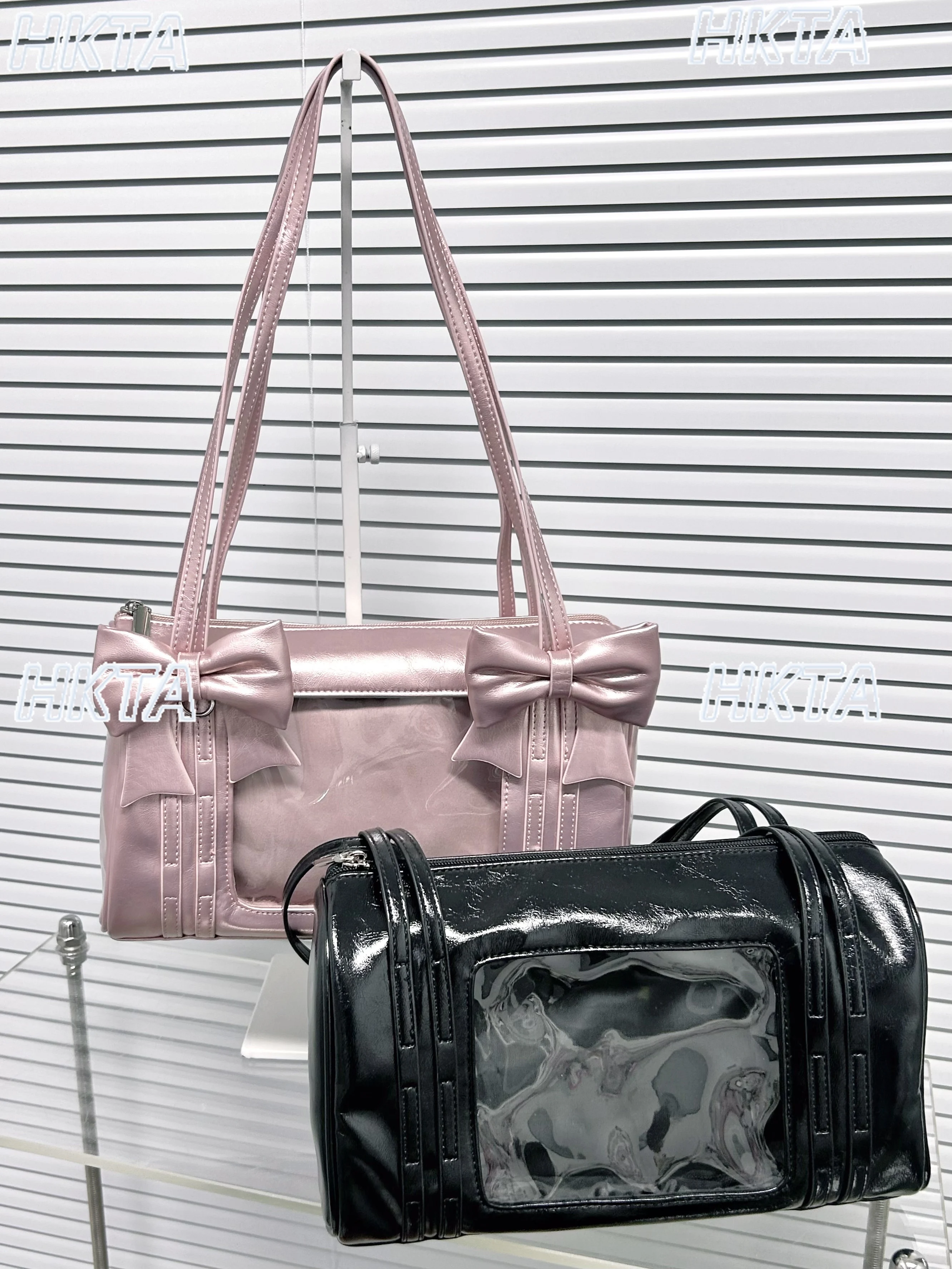 กระเป๋าโท้ทสไตล์โลลิต้าญี่ปุ่นสำหรับผู้หญิง ฤดูใบไม้ร่วง ใหม่ น่ารัก คาวาอี้ โบว์สองมิติ ซิปสีดำ กระเป๋าเป้สะพายหลัง กระเป๋าเด็ก กระเป๋าผู้หญิง