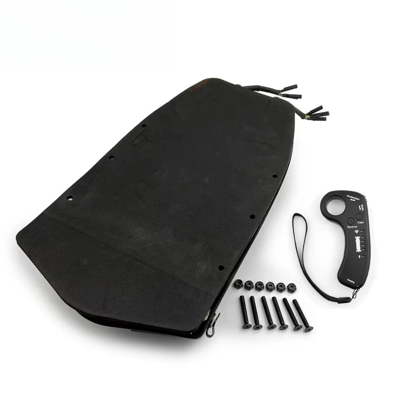 لوح تزلج كهربائي عالي الجودة على الطرق الوعرة 2000mah 5C 18650 خلية 36V 10Ah بطارية ليثيوم صندوق بلاستيكي مع جهاز تحكم عن بعد