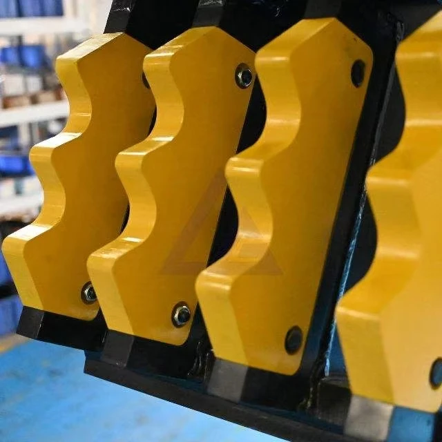 كسارة القص الخرسانية الميكانيكية لملحقات هدم الحفارة وإعادة التدوير #3