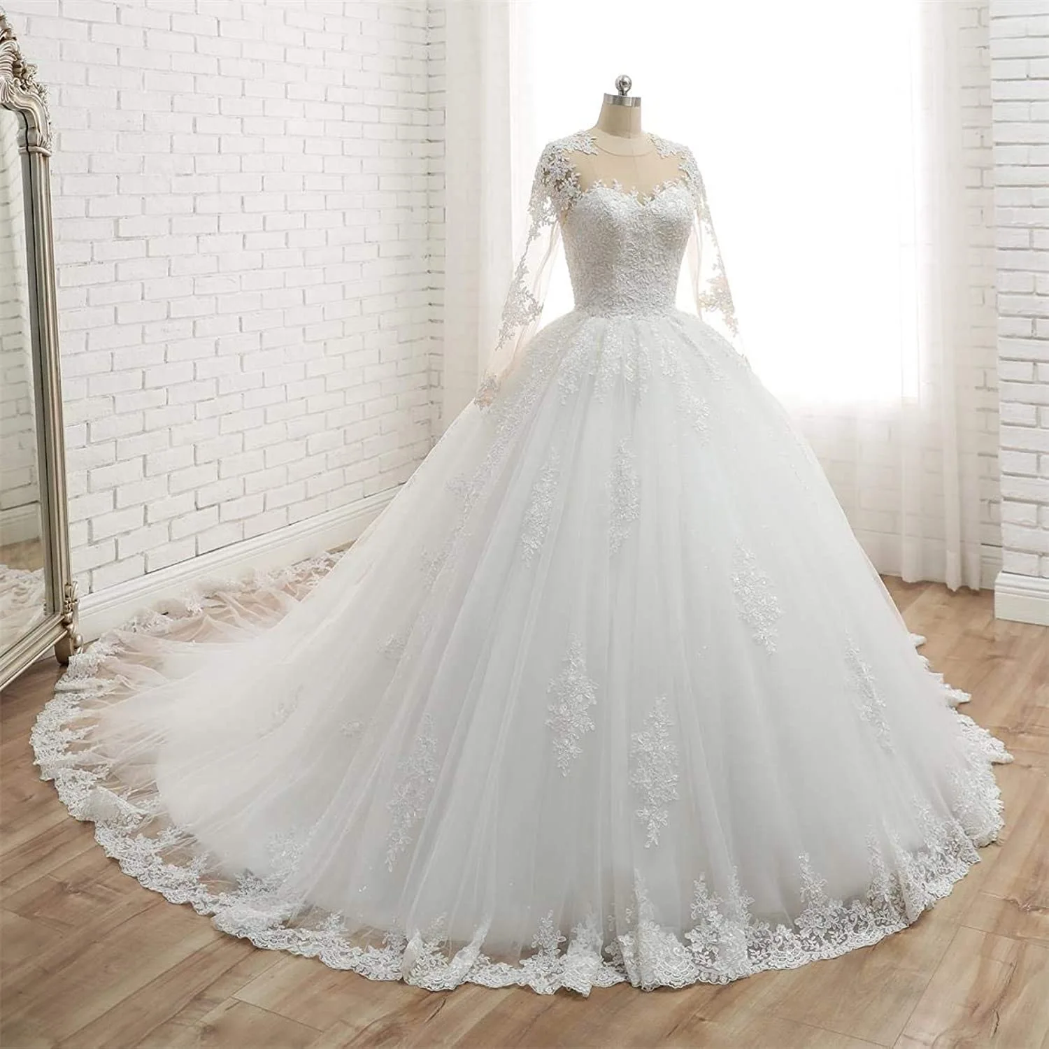 

Customized White Ball Gown Wedding Dresses Long Sleeves Appliques Court Train Bridal Gowns Formal robe de mariée