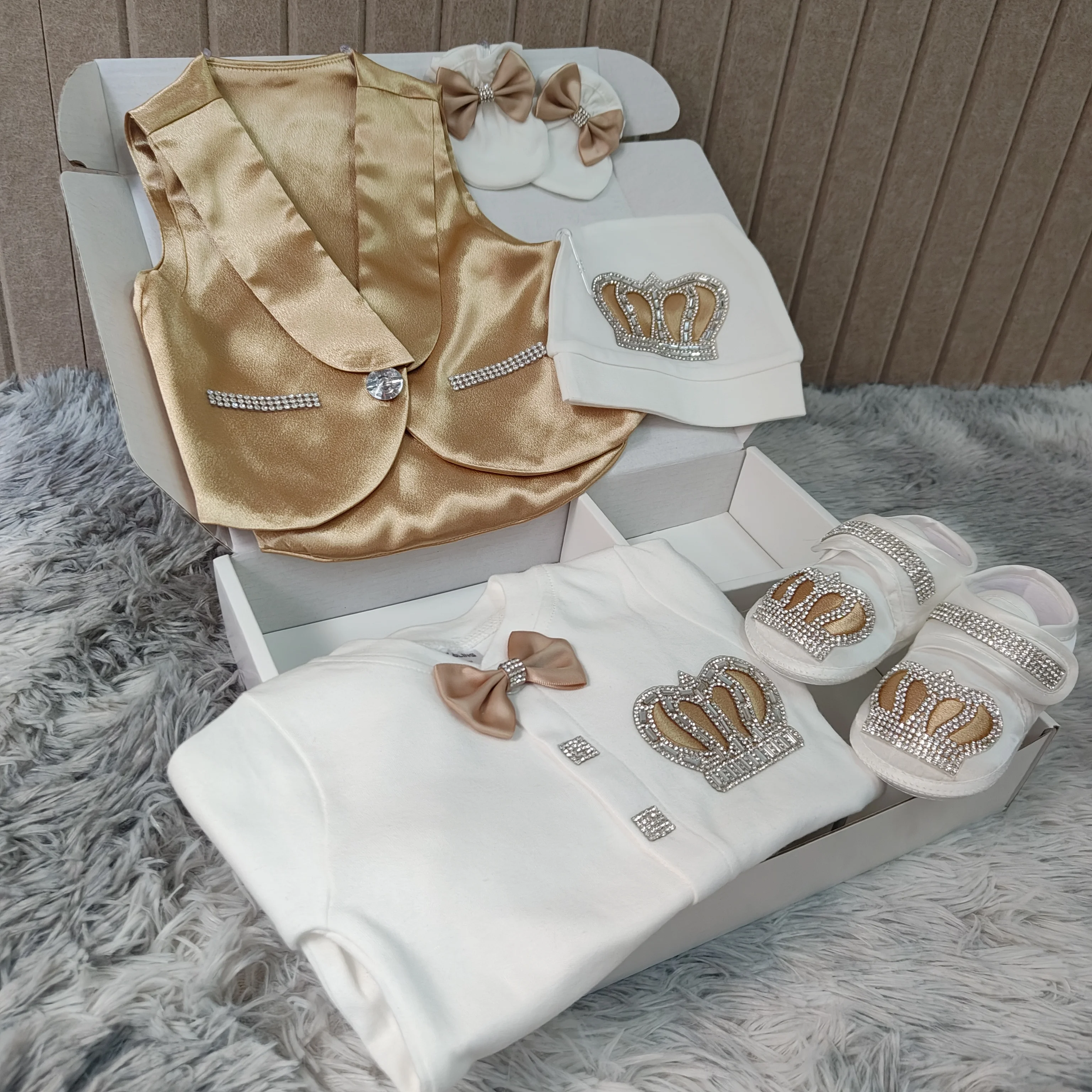 

Stunning Luxury 5Pcs Baby Baptism Outfit Soft Cotton Footed Romper Champagne Satin Vest Hat Gloves Shoes Newborn Photo Shoot