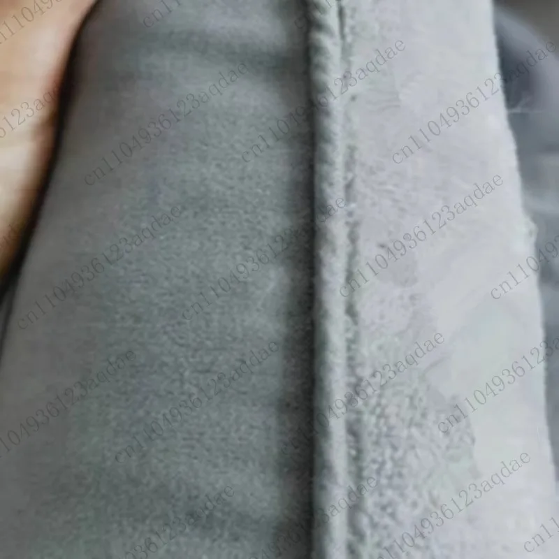 Pet Bed Winter Warmth Thickened Gray Flannel Dog House Plush Velvet Solid Pattern Sustainable Large Dog Bed Pet Supplies