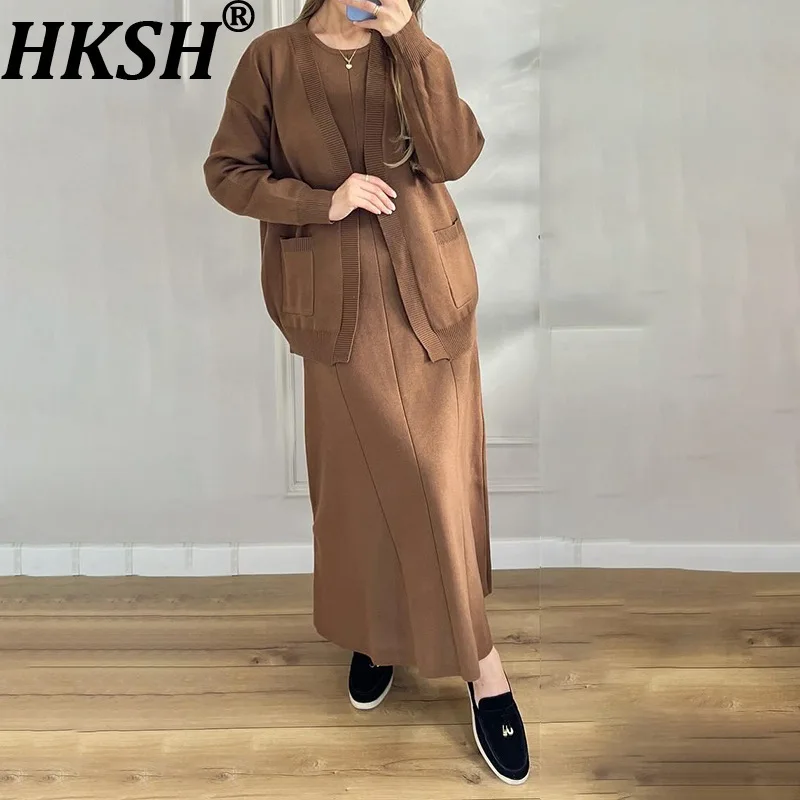 

HKSH осень-зима новый женский комплект из двух предметов однотонный вязаный свитер с карманами кардиган с круглым вырезом платье с длинными рукавами повседневное HK12201