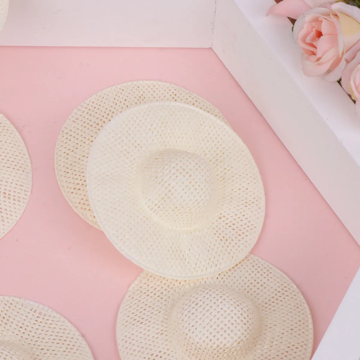 12 Stück 8 cm zierliche Mini-Kappen für DIY-Liebhaber, aus Papier und Stoff, leicht, lebendig, Bastelzubehör, geeignet für Puppen