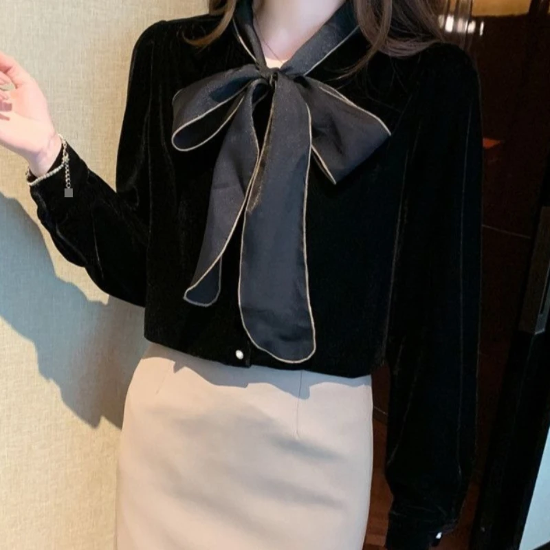

Утолщенная бархатная рубашка, женская дизайнерская рубашка с узлом-бабочкой и поясом, черная, с длинным рукавом, свободная посадка, зимний новый стильный модный топ TT1243