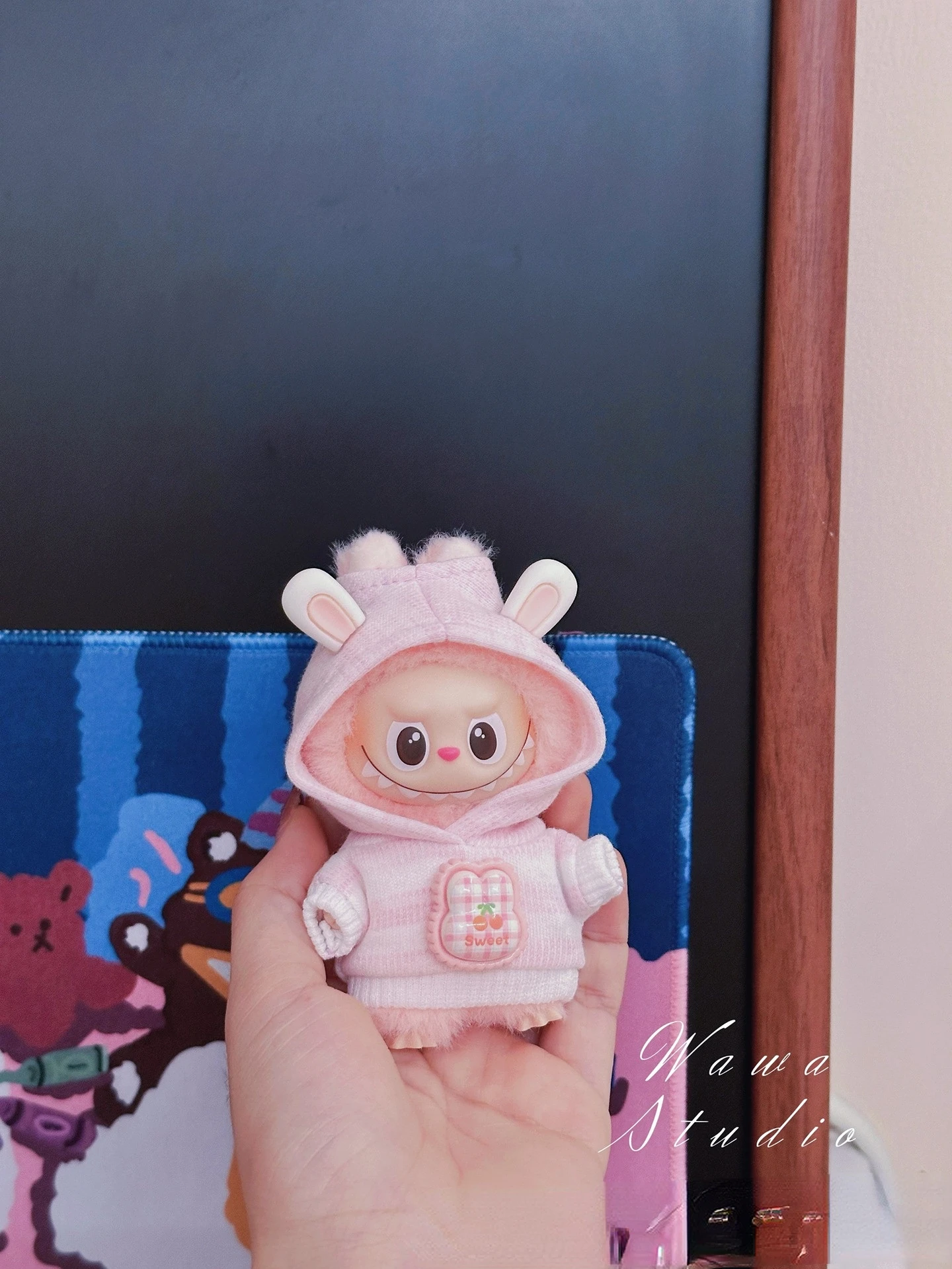 

Clothes For 4th Gen Mini LABUBU 4.0 Pin For Love Series 10cm Doll Outfit – Striped Hoodie With Angel Wings Multi-Color Options