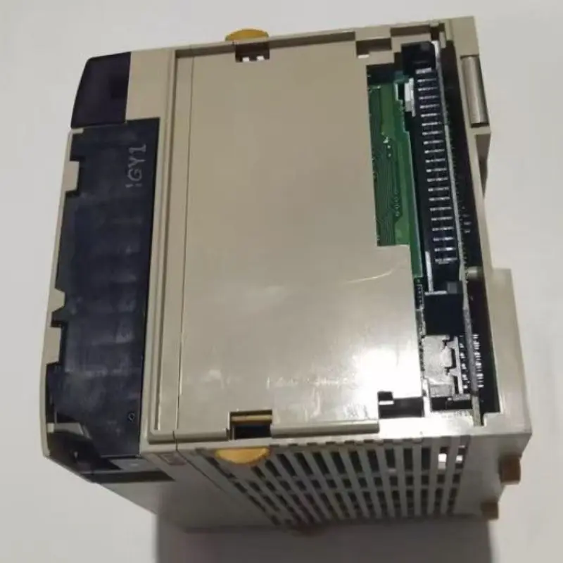 Controlador programável CQM1-CPU43-EV1 de segunda mão testado OK e enviado rapidamente