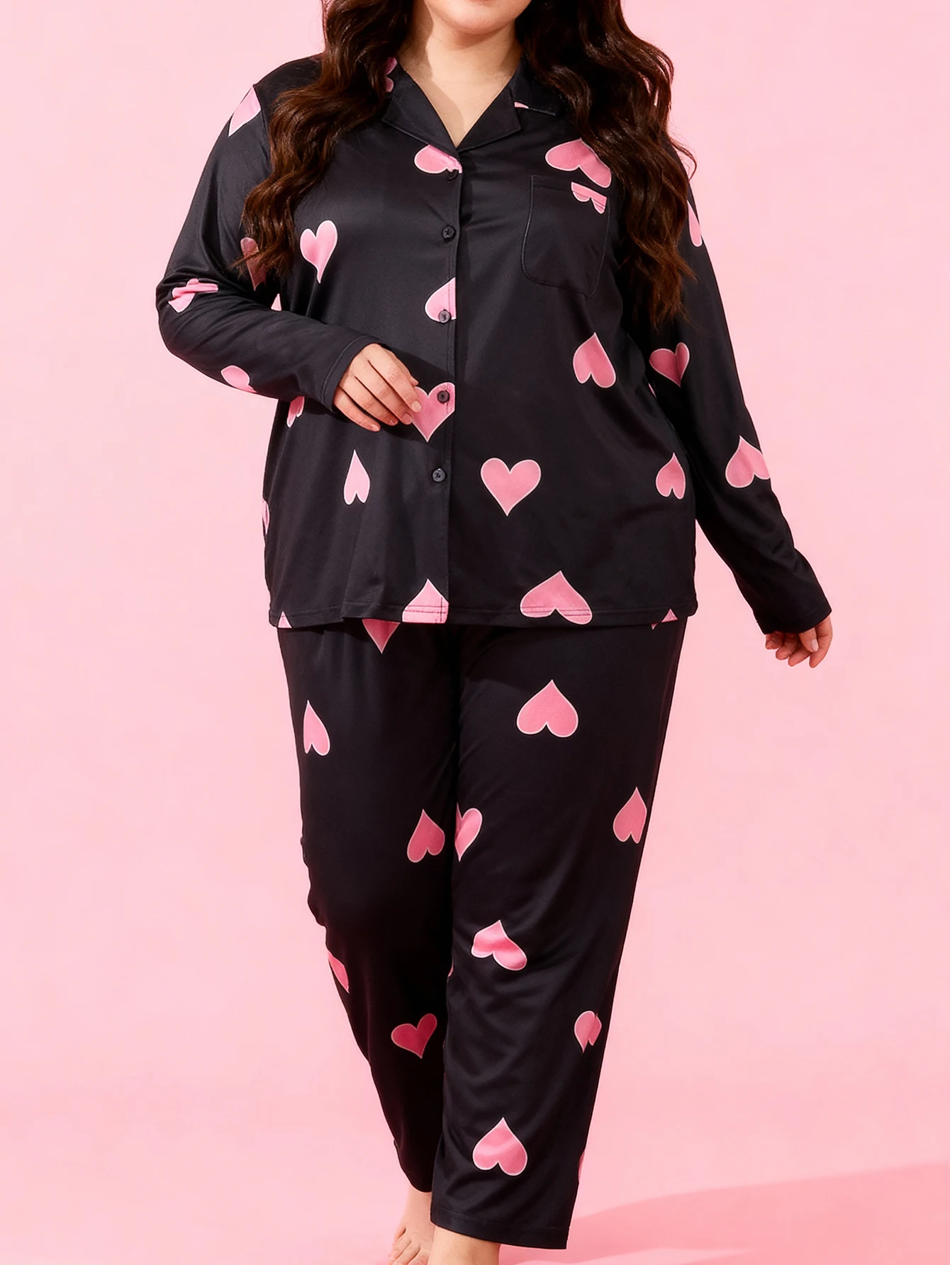 

Комплект домашней одежды для женщин больших размеров: пижама с принтом в виде сердец на День святого Валентина, топ с длинными рукавами и брюки, мягкий и романтичный комплект для дома