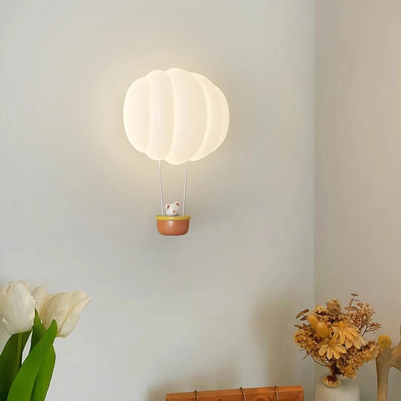 Modern Children\'s Room Wall Lamps Sitting In a Hot Air Balloon Bear Lamp Romantic Warm Girl Boy Bedroom Bedside Decor Wall Light