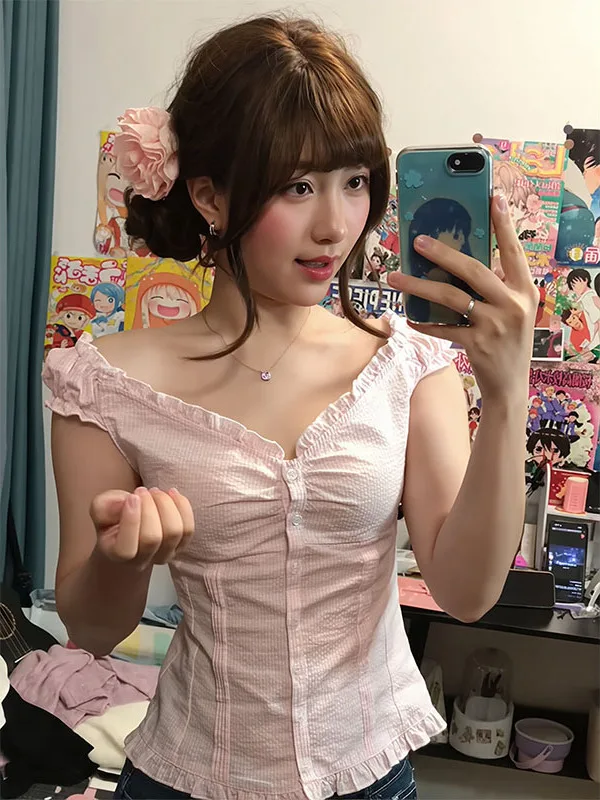 

Korean Sweet V-neck Plaid Women's Shirt 2026 Versatile Slimming Bubble Sleeve Small Top Summer Short Sleeve T-shirt