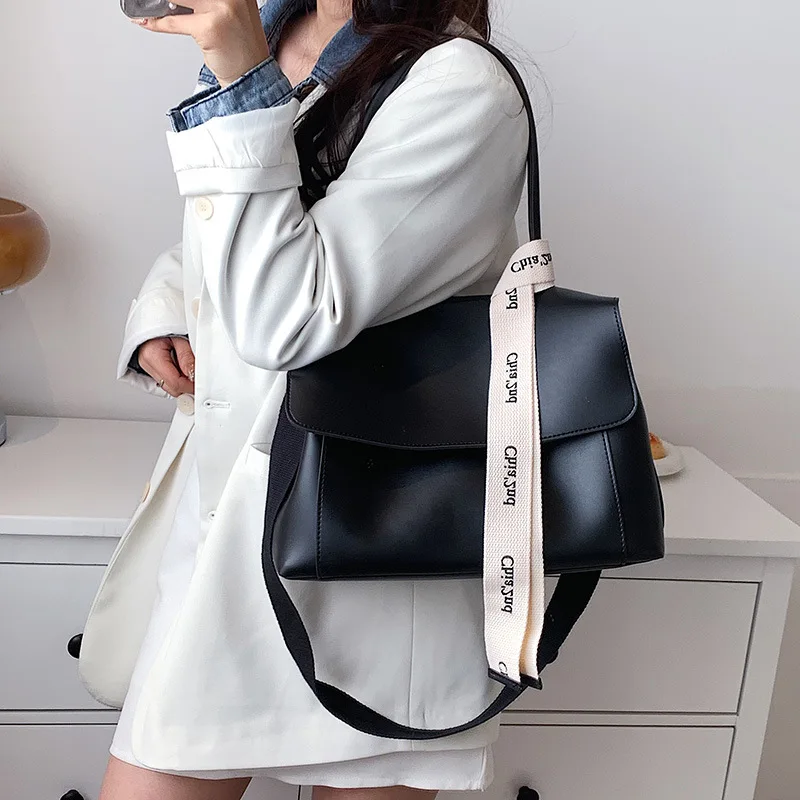 New Trend Versatile Tote Bag Simple and Fashionable Underarm Bag Niche Handheld Shoulder Handbag