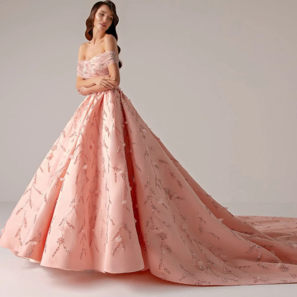 Abito da sera semplice in raso rosa personalizzato Abito da festa semplice con scollo a barca e spalle scoperte Abito da ballo classico con strascico a cappella a trapezio